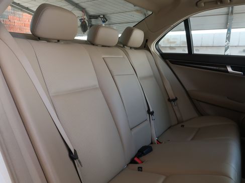 Used 2013 Mercedes-Benz C 250 Sedan image 30
