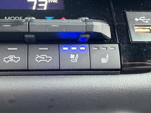 Used 2023 Toyota Tundra Platinum w/ Advanced Package AWD/4WD image 31