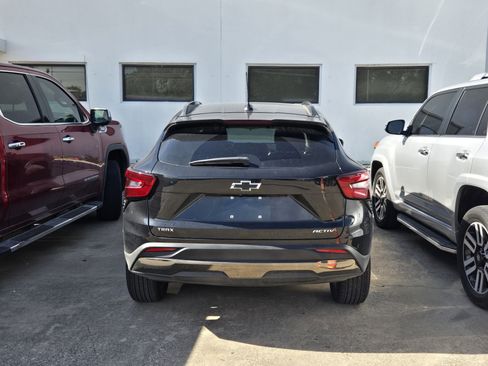 Used 2025 Chevrolet Trax ACTIV FWD image 5
