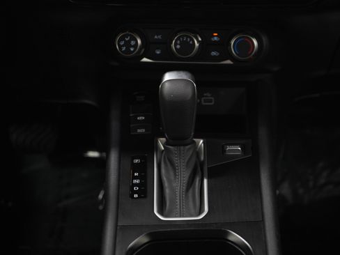 Used 2025 Nissan Kicks S FWD image 17