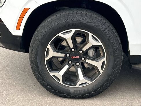 Used 2026 GMC Yukon AT4 AWD/4WD image 34