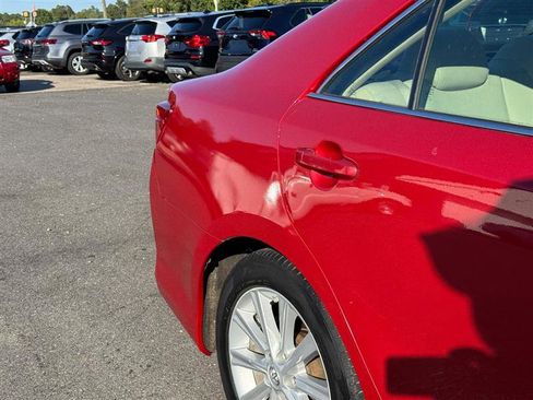 Used 2012 Toyota Camry XLE image 23