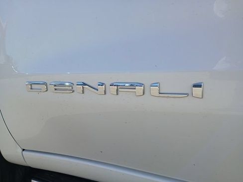 Used 2025 GMC Sierra 1500 Denali w/ Denali Reserve Package AWD/4WD image 10