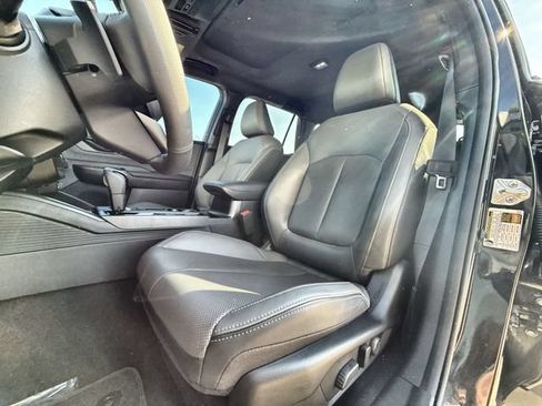 Used 2026 Subaru Outback Limited XT AWD/4WD image 11