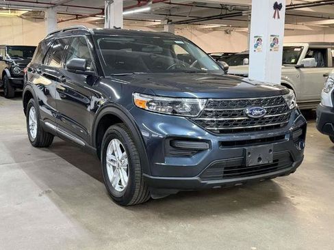 Certified 2023 Ford Explorer XLT AWD/4WD image 1