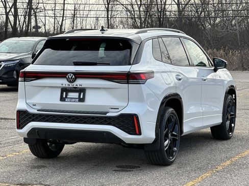 New 2026 Volkswagen Tiguan SE R-Line image 5