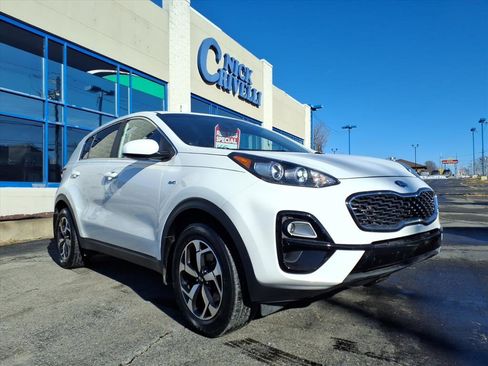 Used 2021 Kia Sportage LX image 1