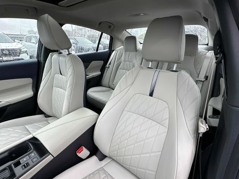 New 2026 Nissan Sentra SL w/ Floor Mat Package FWD image 23