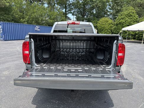 Used 2022 Chevrolet Colorado LT AWD/4WD image 18