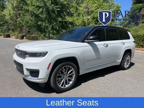 Used 2023 Jeep Grand Cherokee L Summit w/ Advanced Protech Group IV AWD/4WD image 2