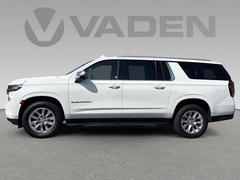 Used 2023 Chevrolet Suburban Premier RWD image 7