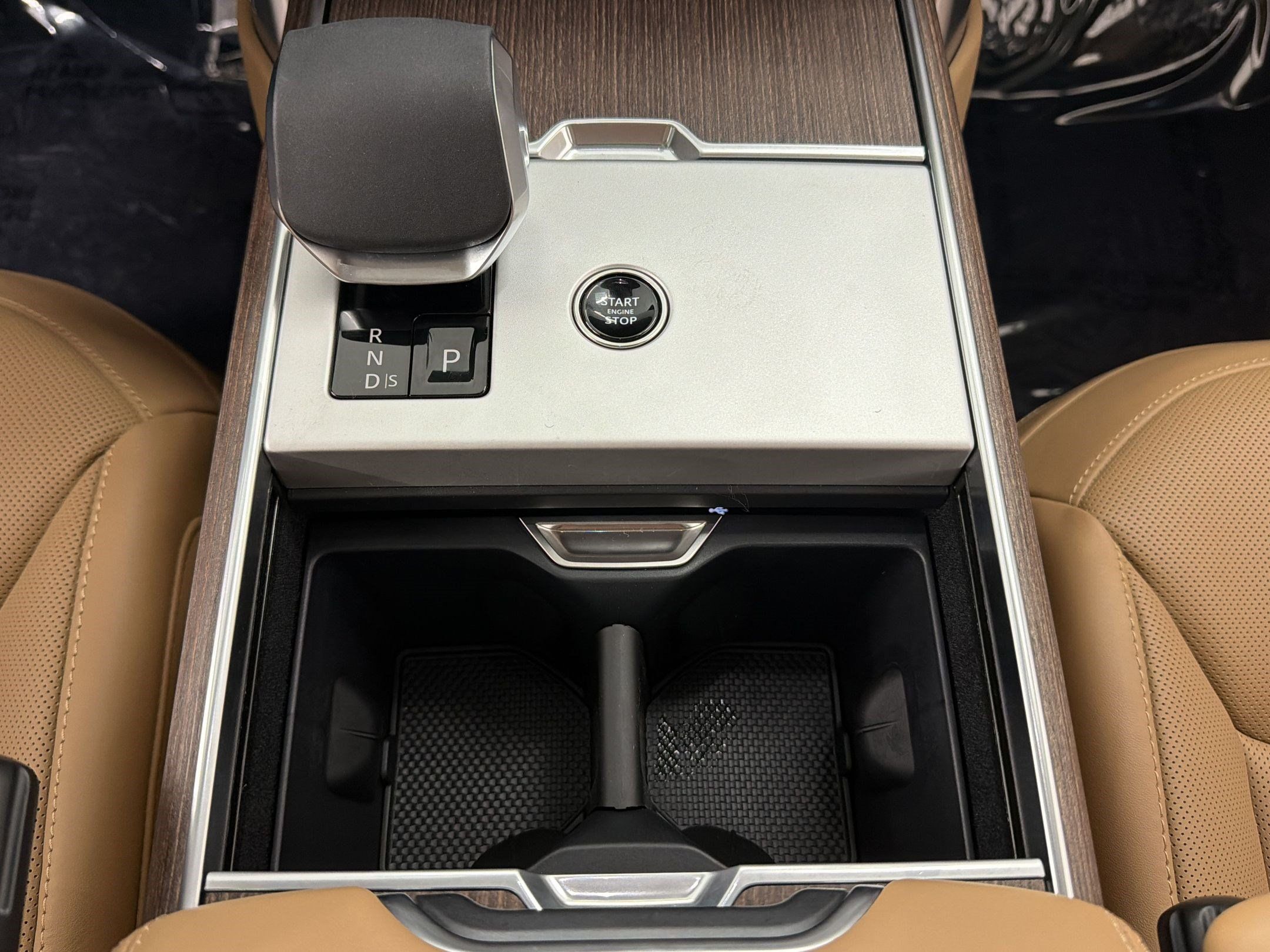 New 2026 Land Rover Range Rover SE AWD/4WD image 16