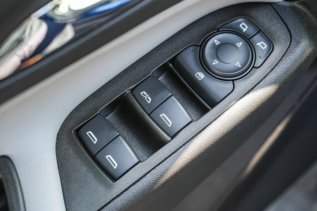 Used 2023 Chevrolet Equinox LT FWD image 22