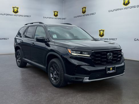 Used 2023 Honda Pilot TrailSport image 7