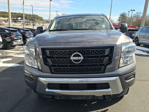 Used 2024 Nissan Titan SV w/ SV Convenience Package image 8