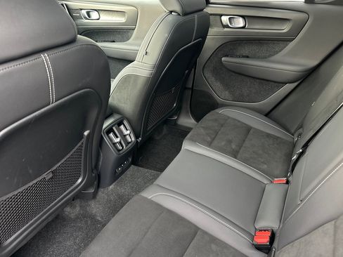 Used 2023 Volvo XC40 Recharge Ultimate w/ Protection Package Premier image 12