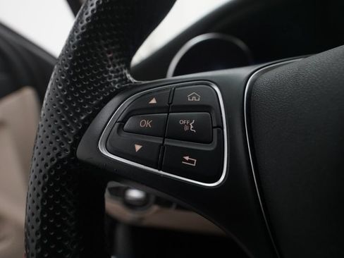 Used 2017 Mercedes-Benz GLC 300 4MATIC image 18