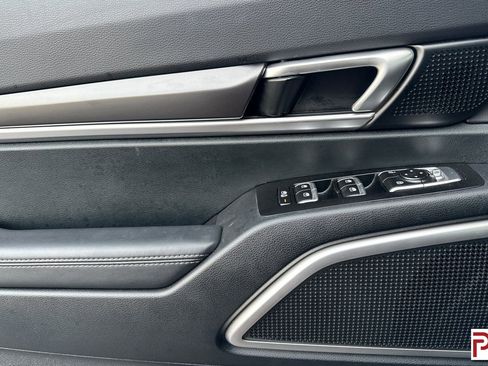 Used 2025 Kia Telluride S image 11