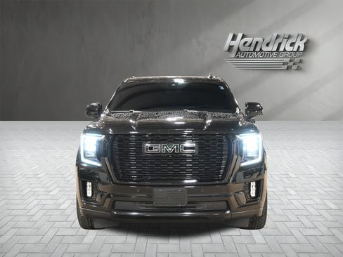 Used 2021 GMC Yukon Denali w/ Denali Premium Package AWD/4WD image 3