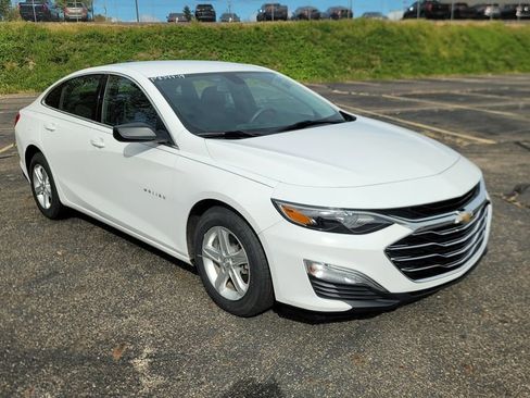 Used 2019 Chevrolet Malibu LS image 16