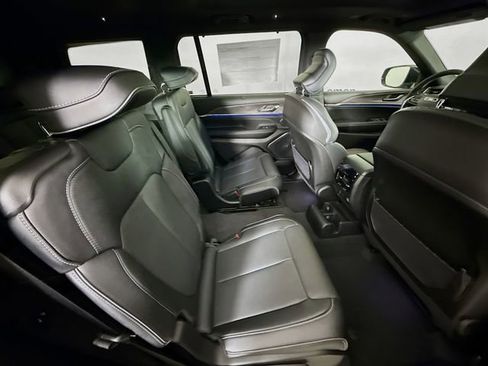 New 2025 Jeep Grand Cherokee L Overland w/ Luxury Tech Group IV AWD/4WD image 28
