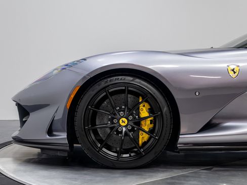 Used 2021 Ferrari 812 GTS image 31