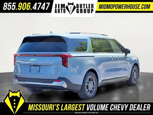 Used 2025 Kia Carnival SX FWD image 27