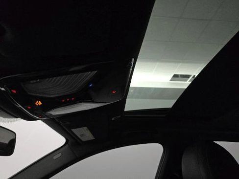 Used 2023 BMW 530e image 13