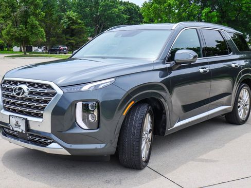Used 2020 Hyundai Palisade Limited FWD image 3