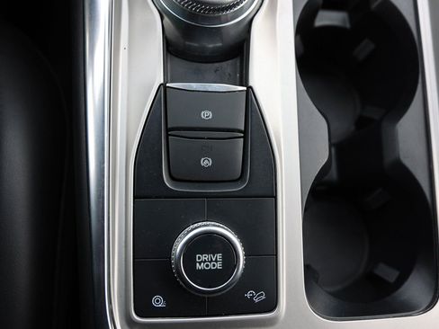 Used 2022 Ford Explorer XLT w/ Equipment Group 202A image 35