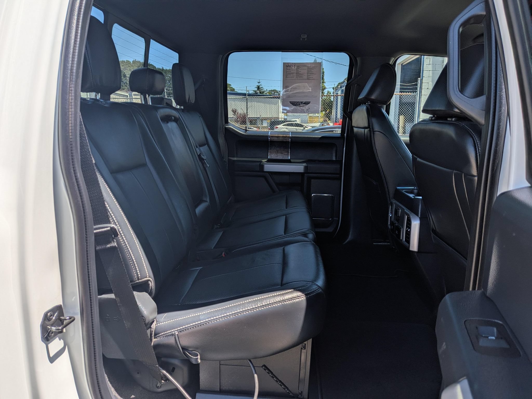 Used 2022 Ford F350 Lariat w/ FX4 Off-Road Package AWD/4WD image 9