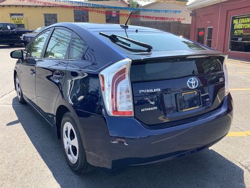 Used 2014 Toyota Prius Three w/ Solar Roof Package FWD image 5
