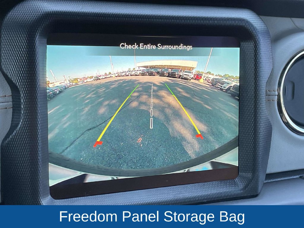 Used 2023 Jeep Wrangler Unlimited Sahara AWD/4WD image 32