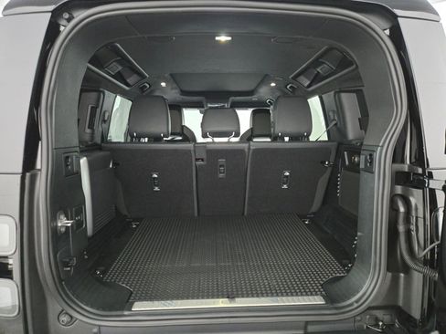 New 2026 Land Rover Defender 110 OCTA AWD/4WD image 14