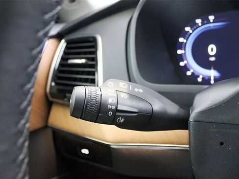 Certified 2025 Volvo XC90 B5 Plus image 20