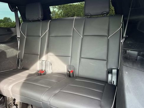 Used 2023 Cadillac Escalade Premium Luxury w/ Performance Package AWD/4WD image 15