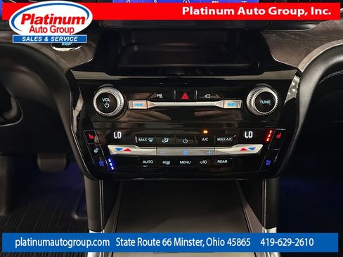 Used 2021 Ford Explorer Platinum w/ Equipment Group 601A AWD/4WD image 21