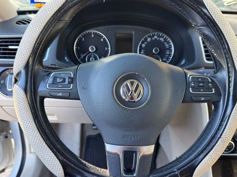 Used 2014 Volkswagen Passat TDI SEL Premium image 12