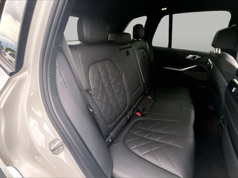 Certified 2025 BMW X5 sDrive40i w/ M Sport Package RWD image 21
