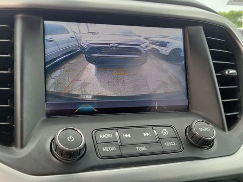 Used 2018 GMC Acadia SLT FWD image 20