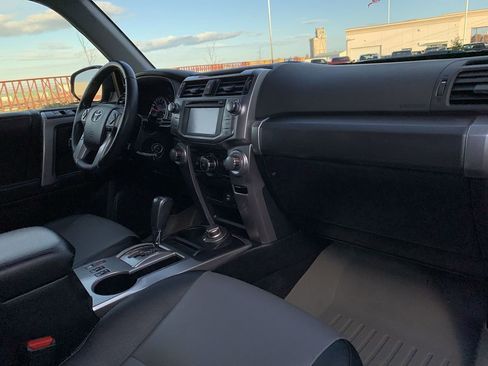 Used 2016 Toyota 4Runner SR5 Premium image 33