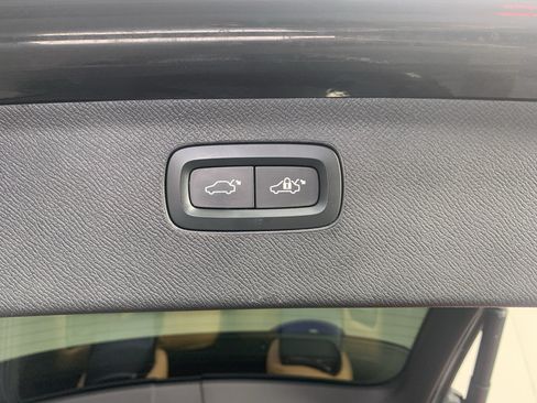 Used 2018 Volvo XC90 T6 Momentum w/ Convenience Package AWD/4WD image 37