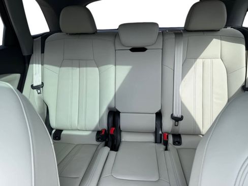 Certified 2025 Audi Q5 Premium w/ Convenience Package image 18