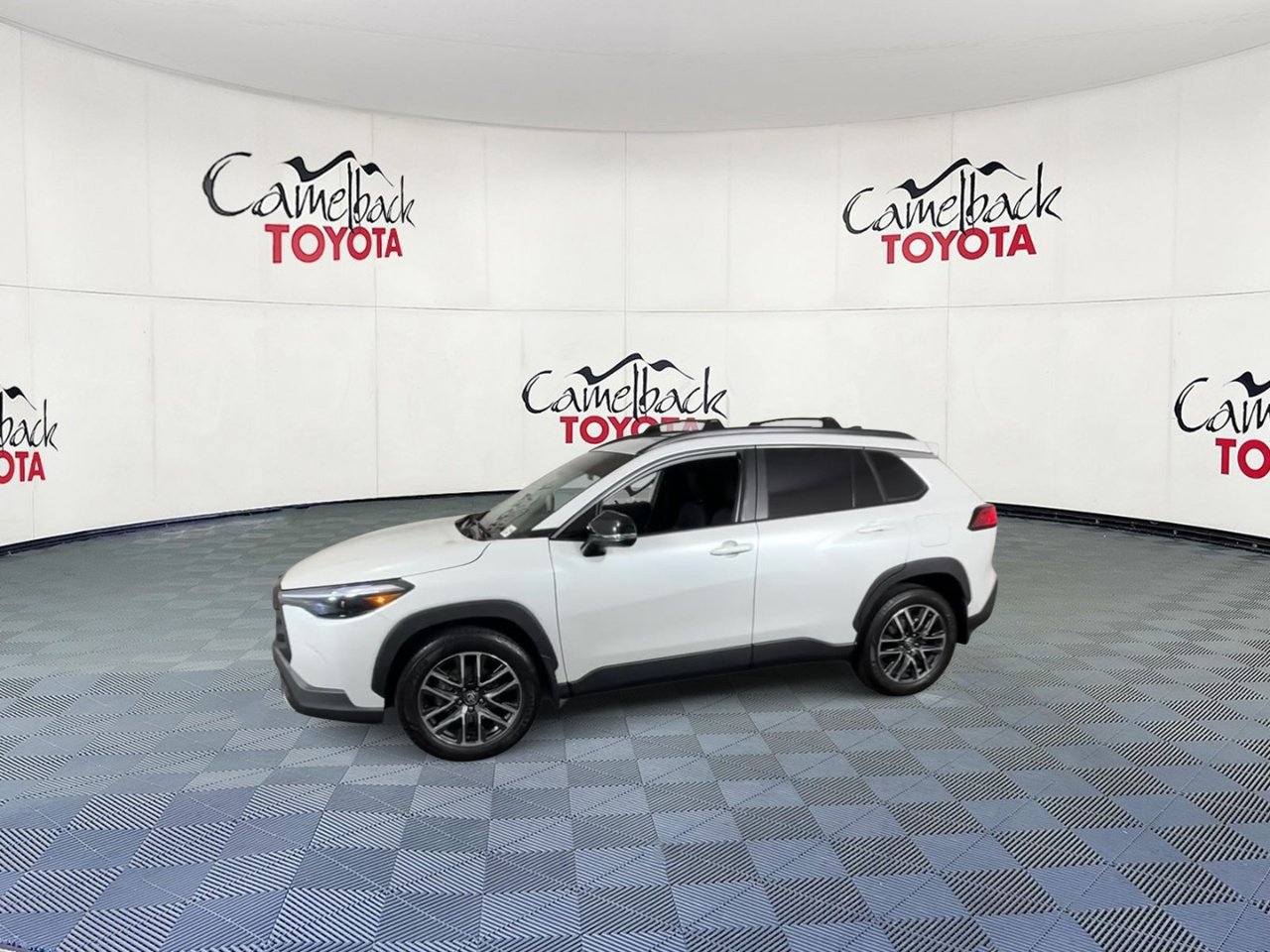 Used 2026 Toyota Corolla Cross XLE w/ Convenience Package AWD/4WD image 7
