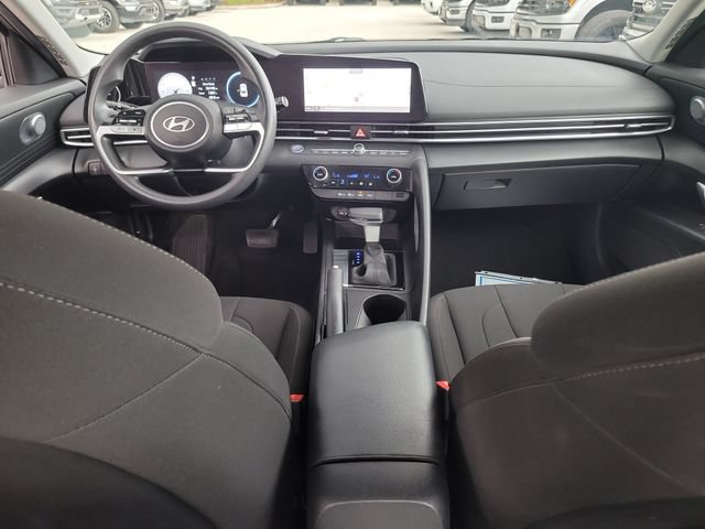 Used 2024 Hyundai Elantra SEL FWD image 14