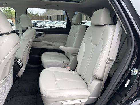 Used 2023 Kia Sorento SX image 33