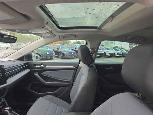 New 2026 Volkswagen Jetta SE image 24