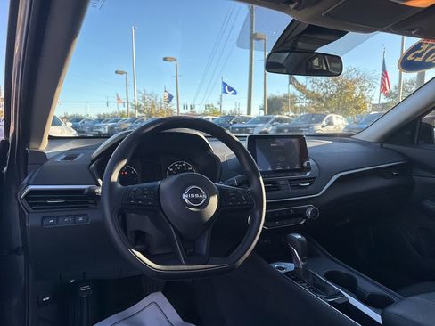 Certified 2025 Nissan Altima 2.5 S image 10