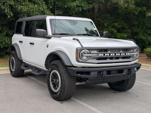 Used 2023 Ford Bronco Big Bend w/ Sasquatch Package AWD/4WD image 2