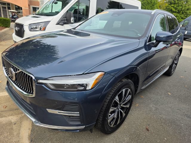 Used 2023 Volvo XC60 B5 Plus FWD image 2